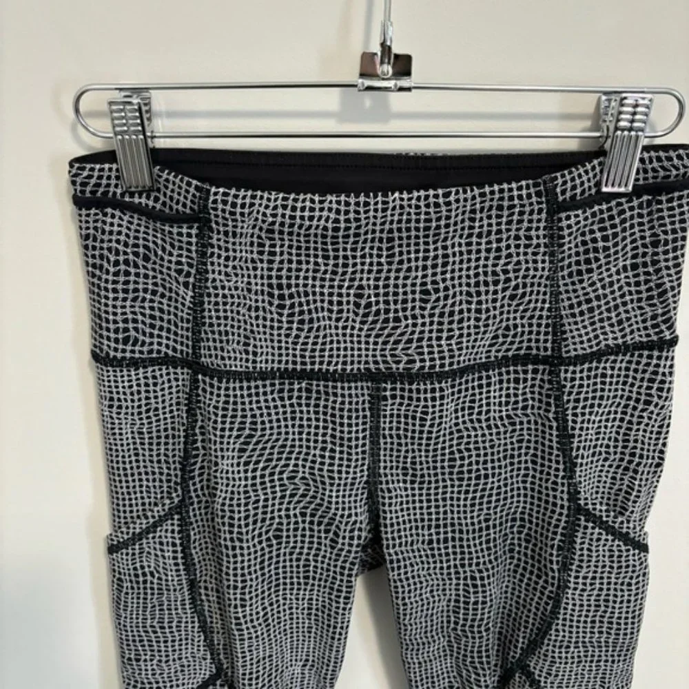 Lululemon Outrun Tight Fall Net White Black Side Pocket Workout Ankle Crop - Picture 5 of 16